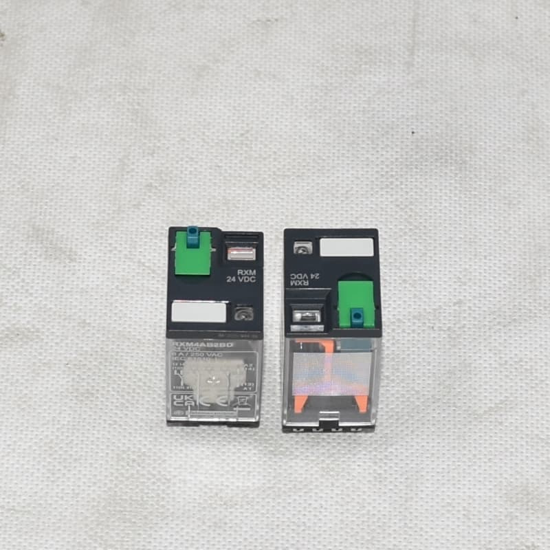 Schneider Electric Miniature Relay RXM4AB2BD 24V DC 6A with LED