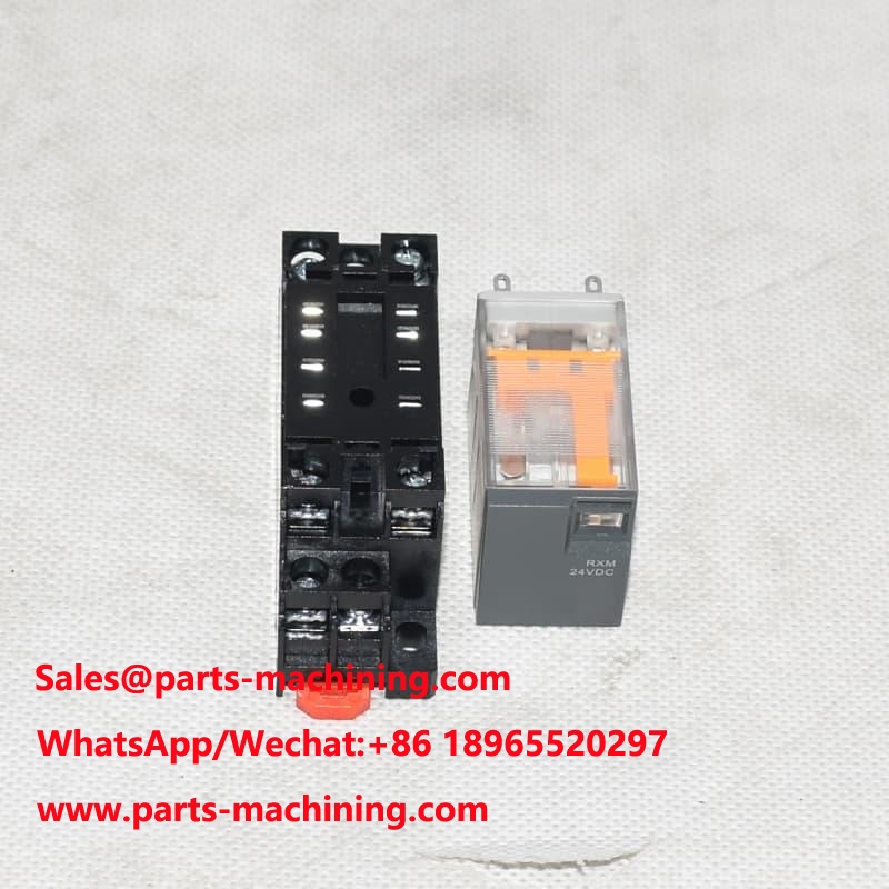 مرحل مصغر ومقبس RXM2LB2BD RXZE1M2C
